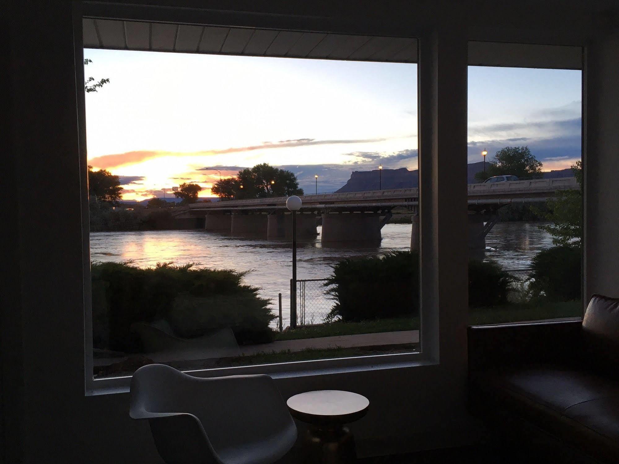 Skyfall Guestrooms Green River Luaran gambar